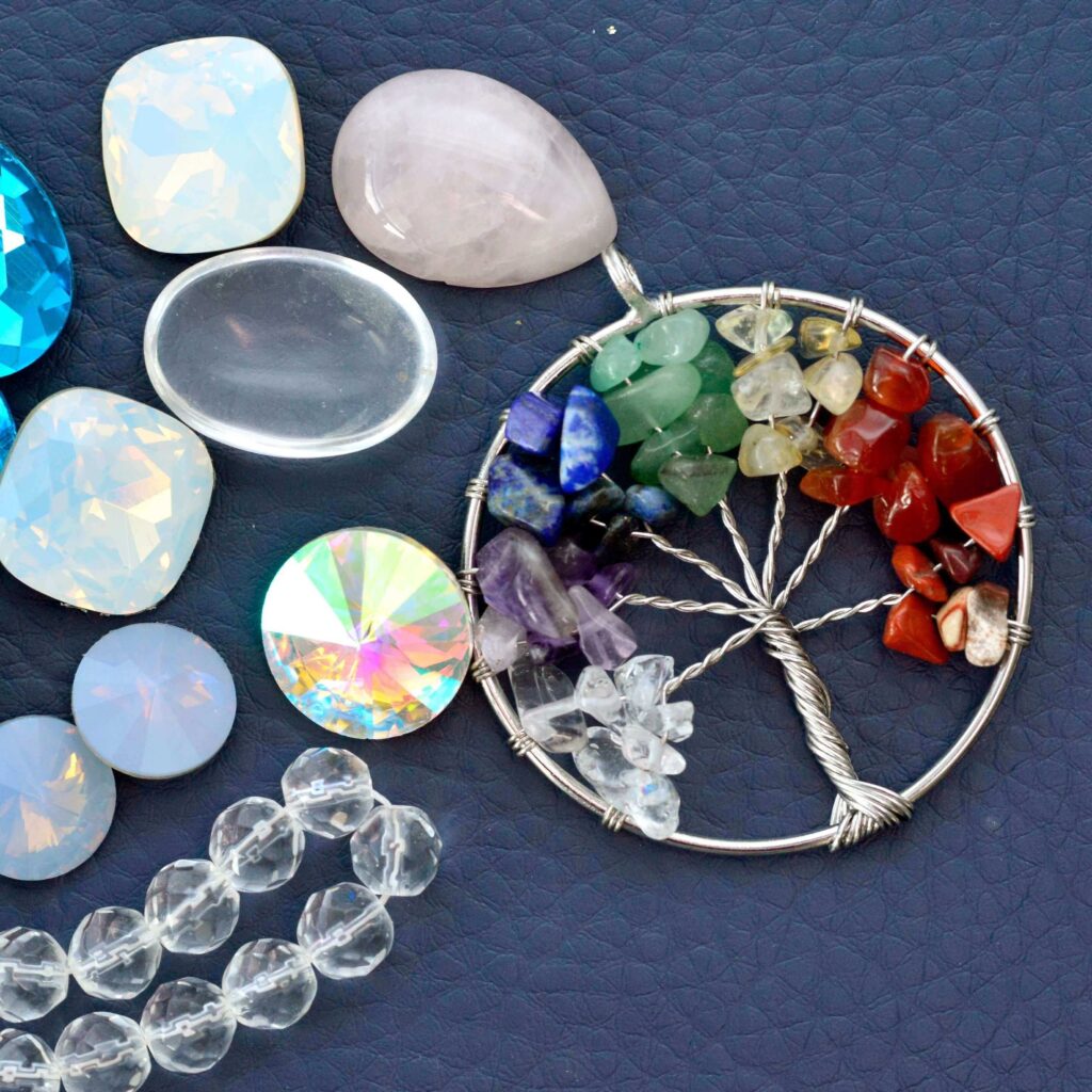 differentiate between glass and gemstone